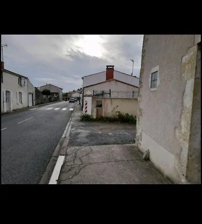 Maisonnee Avec *